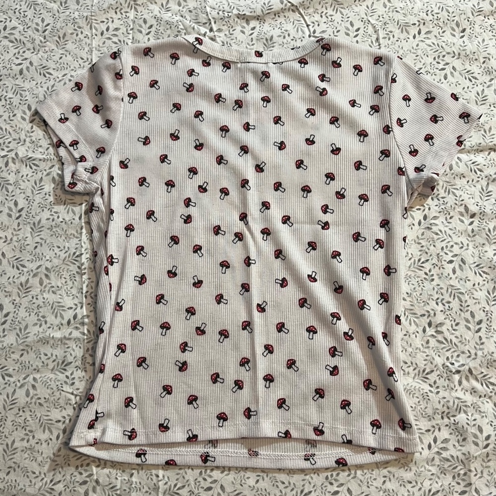 Women's Rue21 Top - Picture 2 of 3